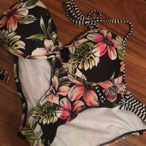 BRAND NEW black and coral bikini set size SM/M